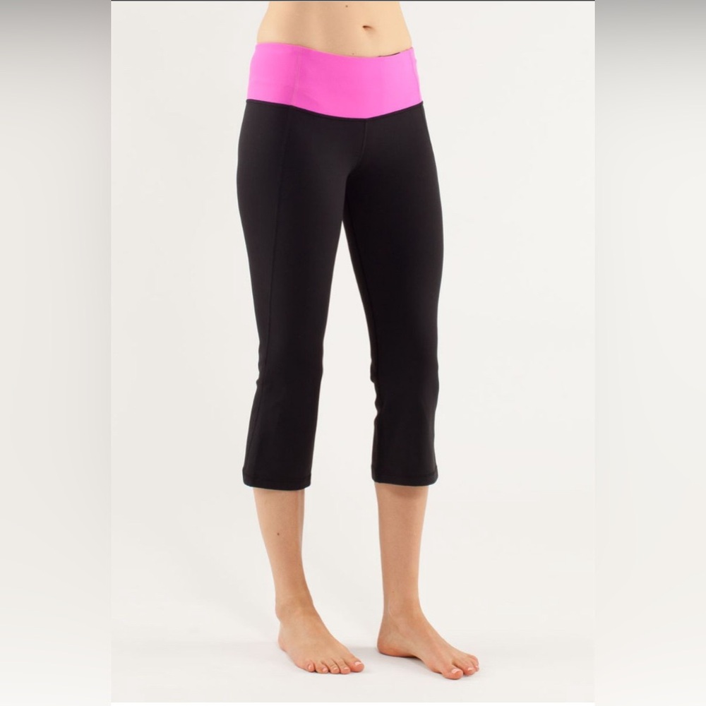 Lululemon gather and crow crop- size 6
